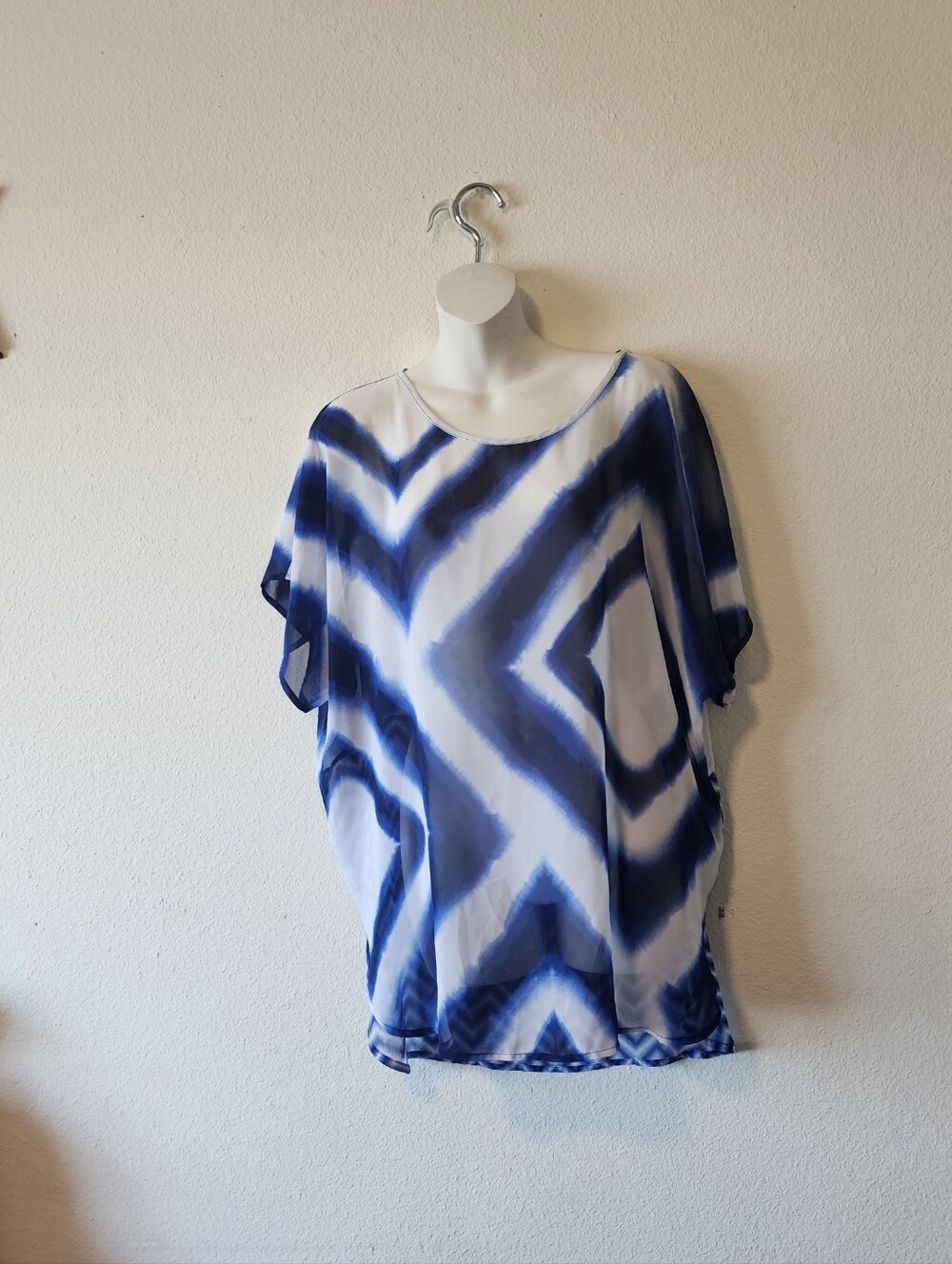 Chicos Womens Blue White Chevron Sheer Overlay Blouse Size 2 M